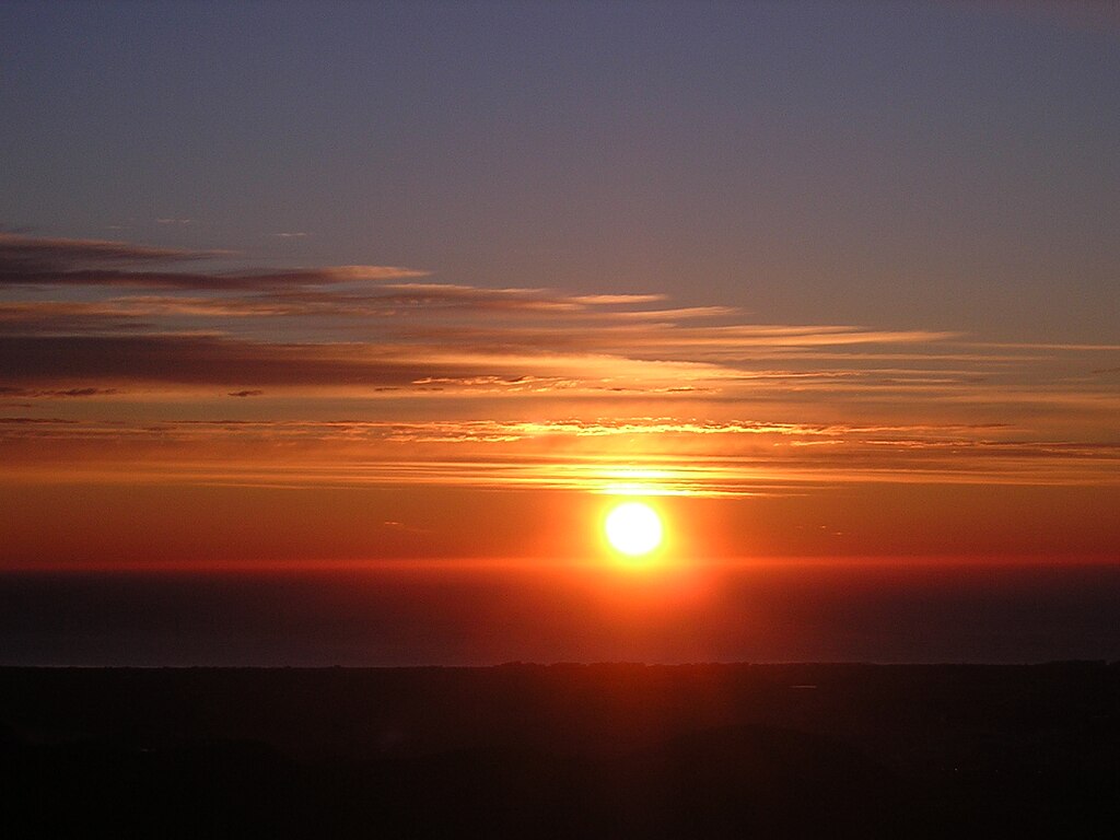 Conferencia y proyección “En cualquier lugar amanece”. Ateneo de Torrelodones